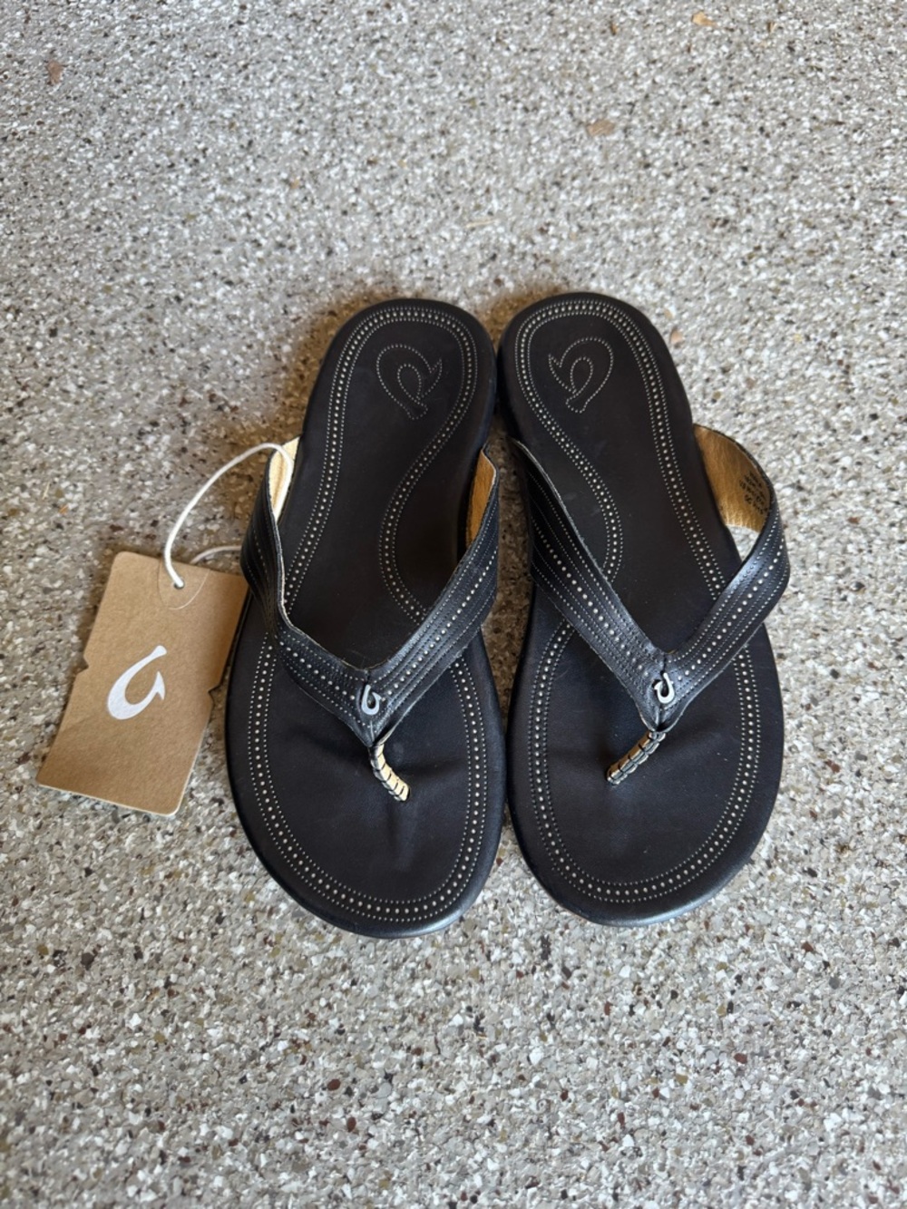 OluKai Wana leather thong Flip Flop Sandals NEW with DEFECTS size 6 36